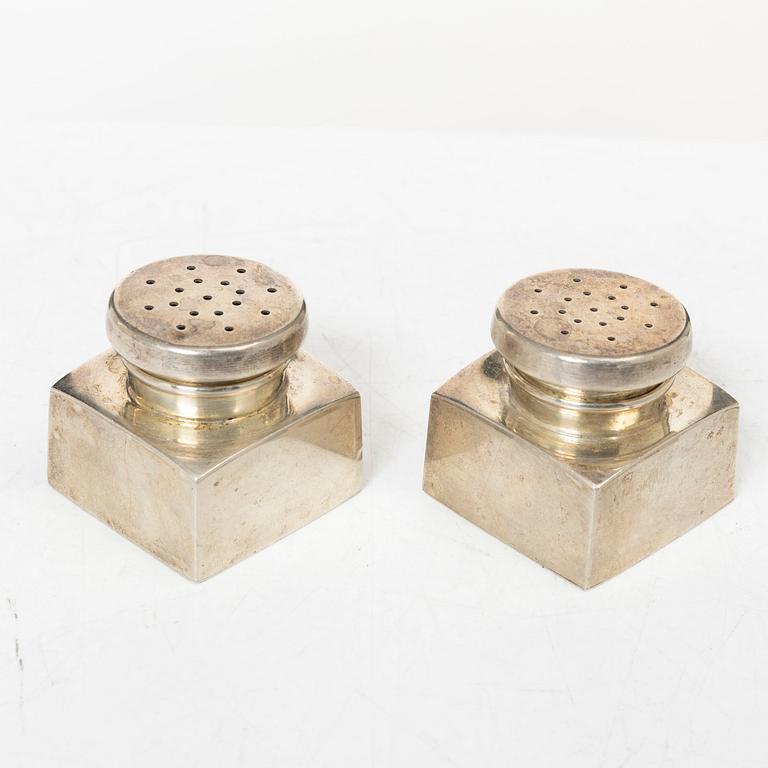 Shakers, a pair, silver, first half of the 20th century.