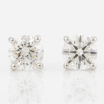 Earrings 18K white gold with brilliant-cut diamonds.