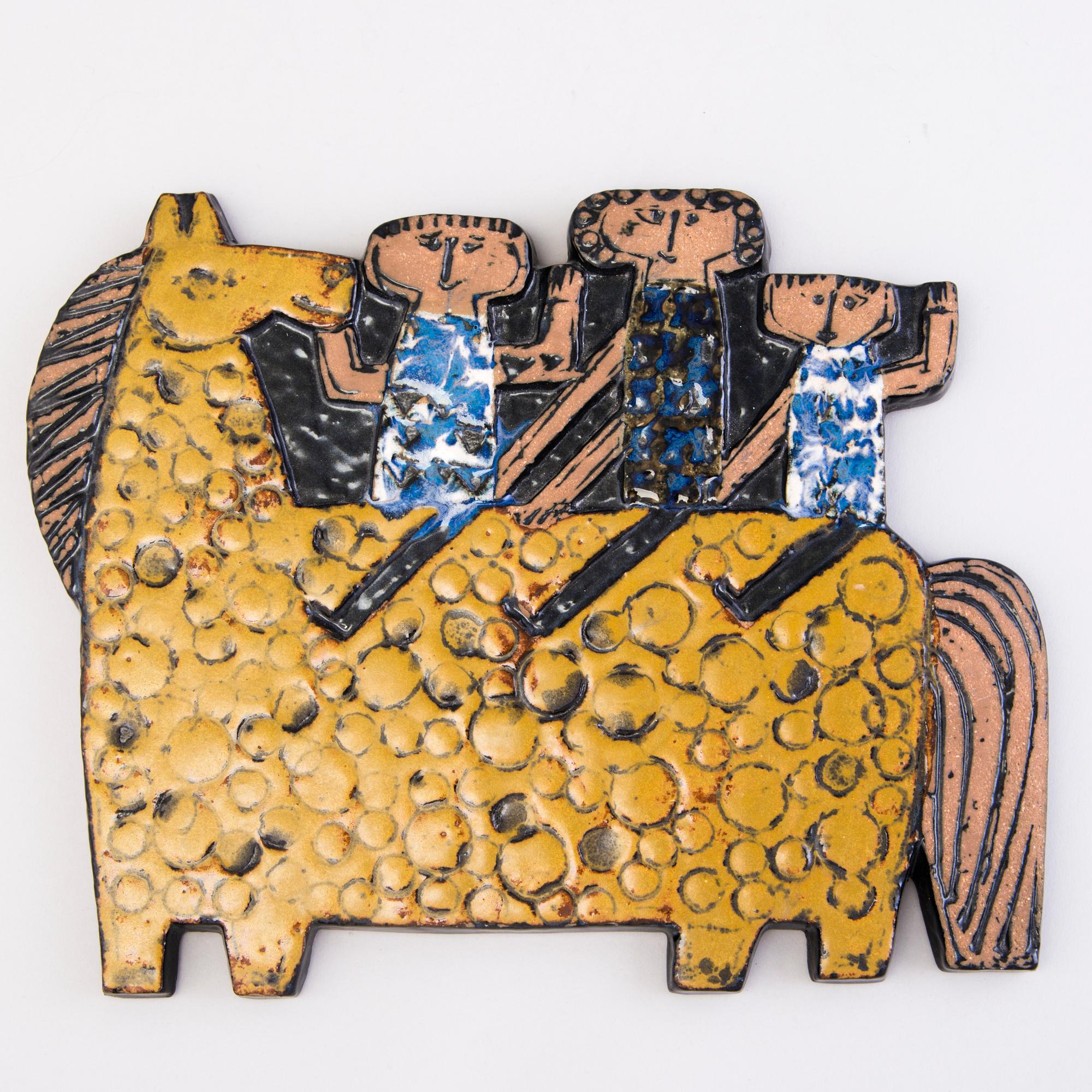LISA LARSSON, relief, stengods, Gustavsberg.