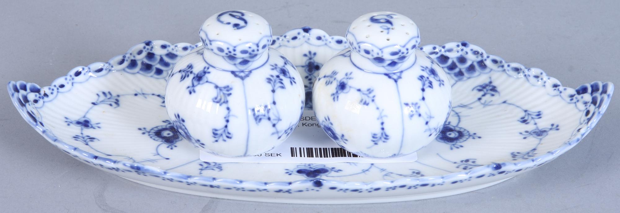 PARTI SERVISDELAR, 45 st, porslin, "Musselmalet", Kongl Dansk.