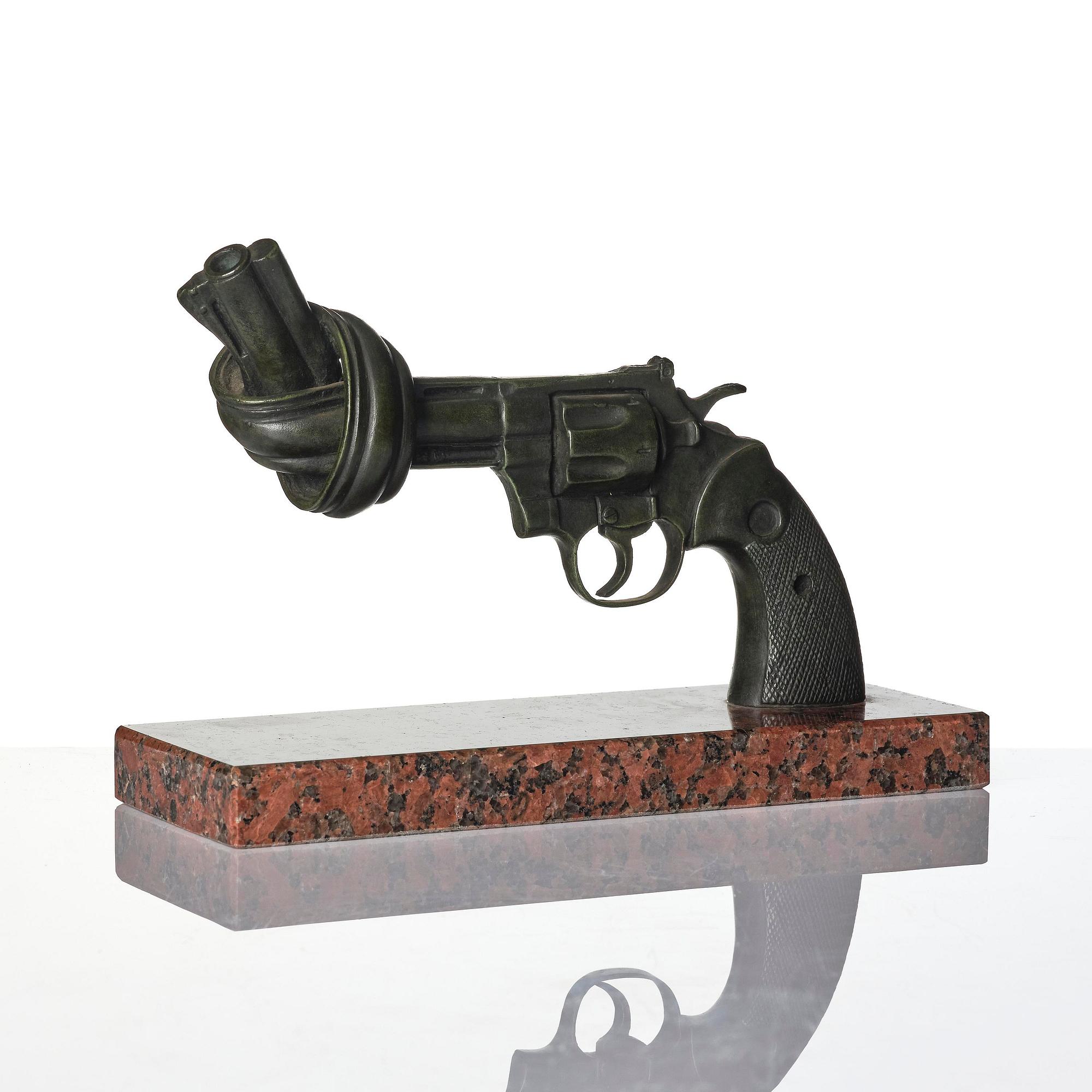Carl Fredrik Reuterswärd, "Non-Violence".