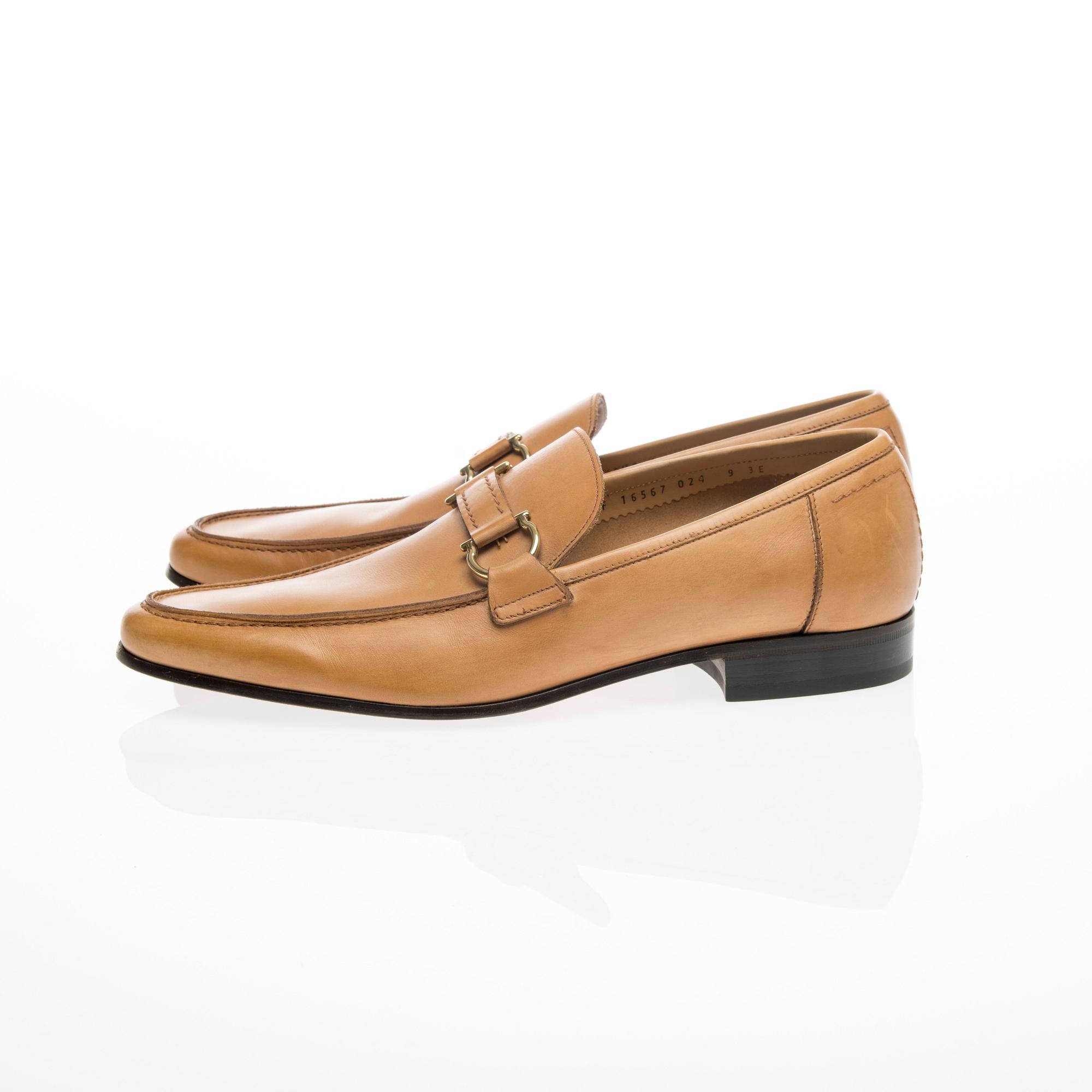 SKOR, Salvatore Ferragamo.