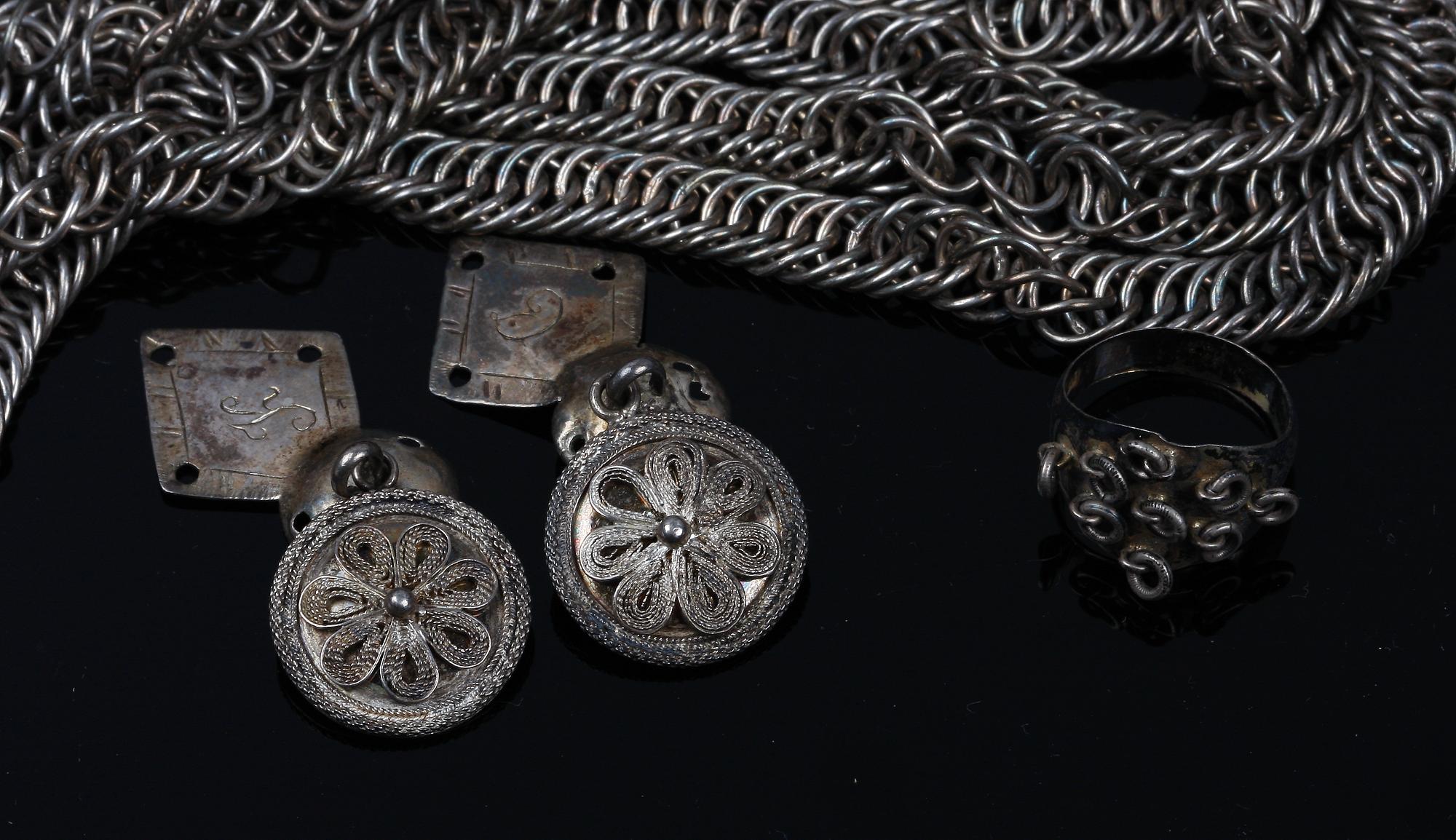 PARTI SMYCKEN, 8 delar, silver, bl a dräktsmycken, 1800-1900-tal. Ca 160 g.