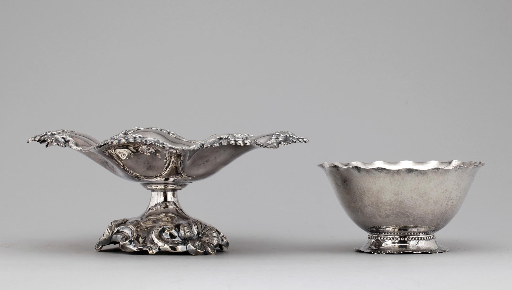 SKÅLAR, 2 st, silver, bl a Gustaf Möllenborg Stockholm 1870. Tot 680 g.
