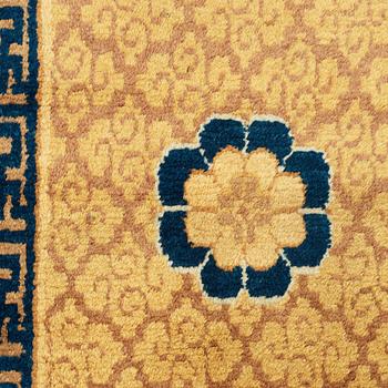 RUGS, 1 PAIR. Antique Ningxia. 125 x 68,5 and 127,5 x 68,5 cm. China late Qing dynasty.