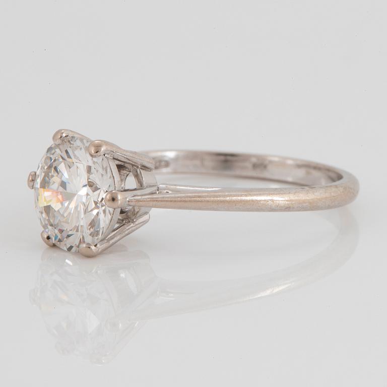 An 18K white gold ring set with a round brilliant-cut diamond 2.08 cts E vvs1.