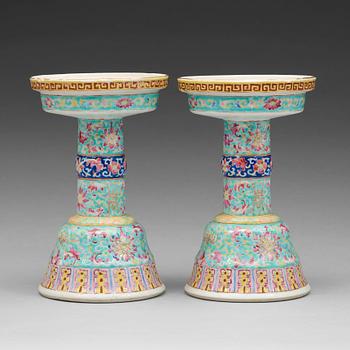 657. A pair of famille rose altar-pieces, Qing dynasty (1644-1912).
