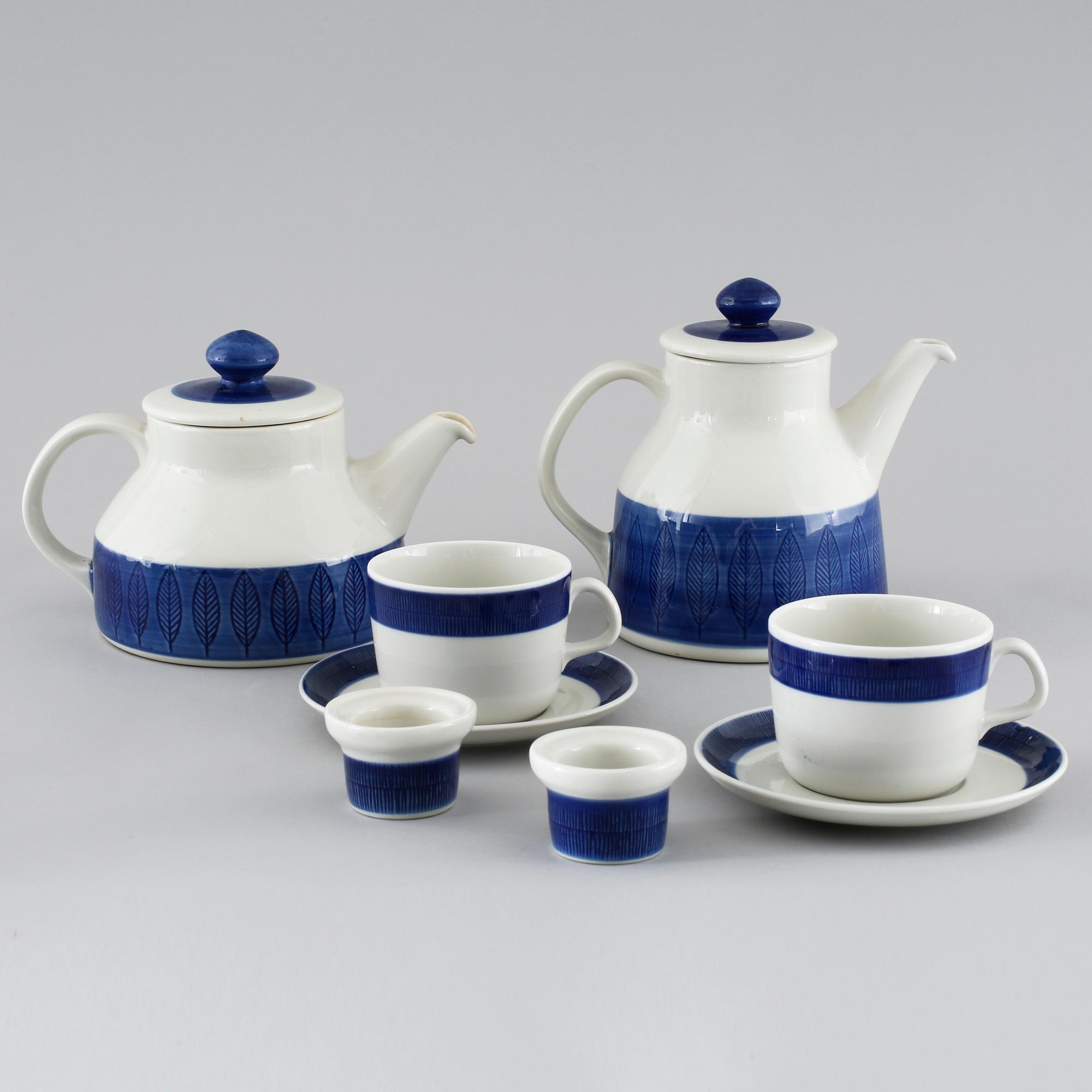 A tea/coffee set of 12 pcs by Hertha Bengtsson for Rörstrand, in production 1956-1988.