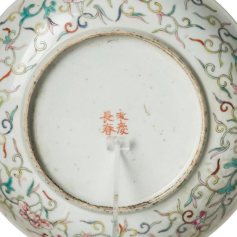 A pair of grisaille decorated turquoise ground 'dayazhai' dishes, Qing dynasty with Guangxu period, circa 1876.