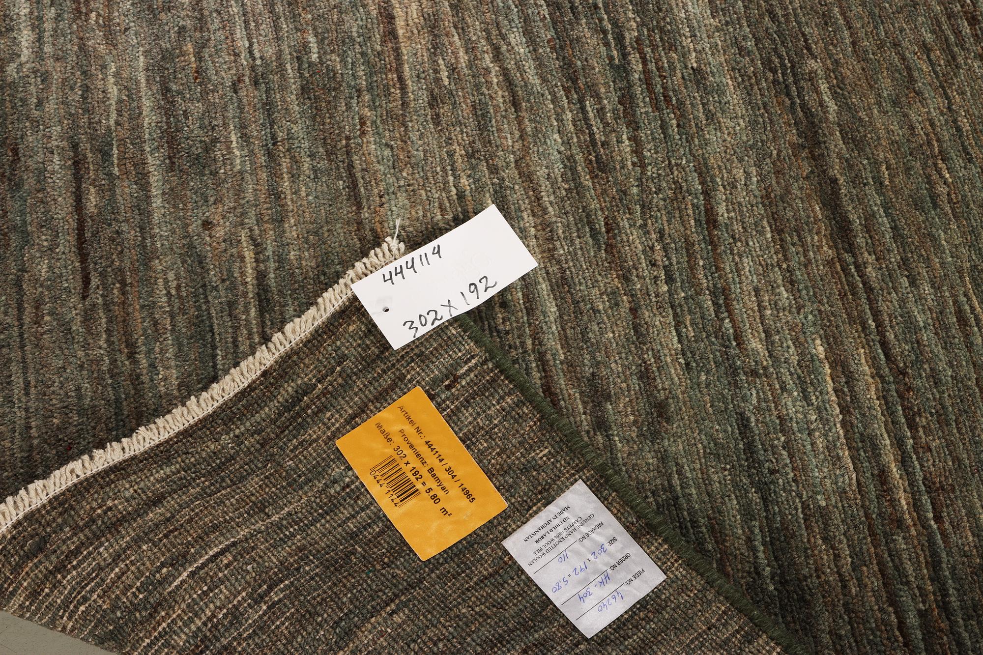 A Modern Design Ziglar carpet, a. 302 x 192 cm.