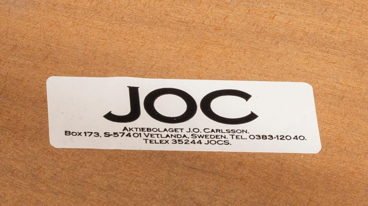 KARL ERIK EKSELIUS, soffbord samt karmstol, "Mondo", JOC möbler, Vetlanda, 1900-talets andra hälft.