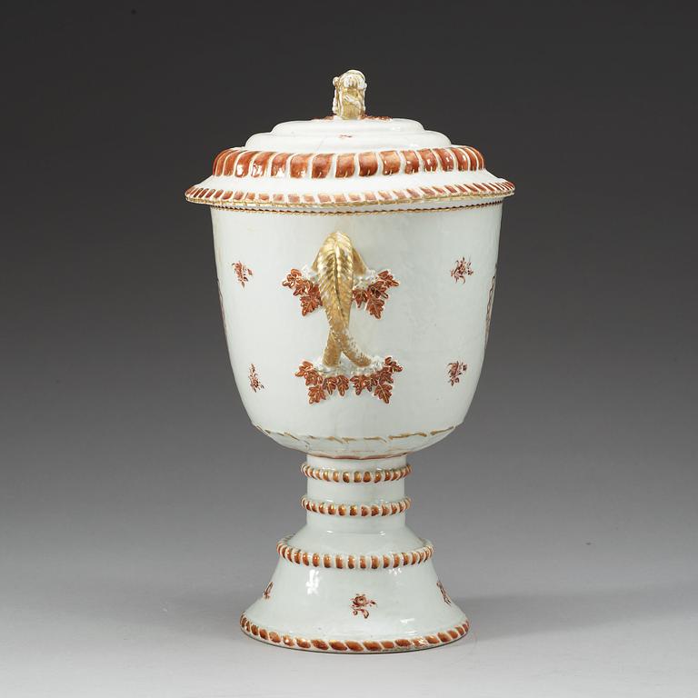 A enameled jar with cover, Qing dynasty, Jiaqing (1796-1820).