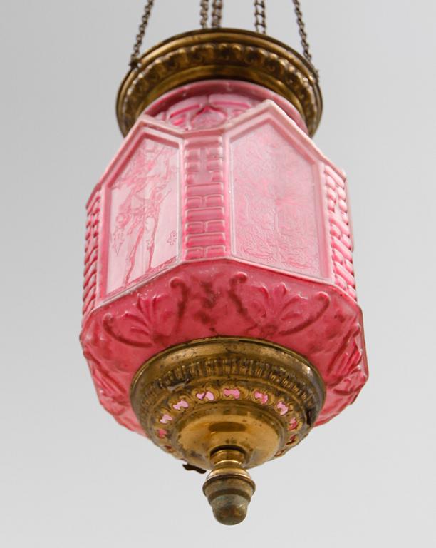 TAKAMPEL, mässing och glas, 1800-talets andra hälft. Höjd ca 31 cm.