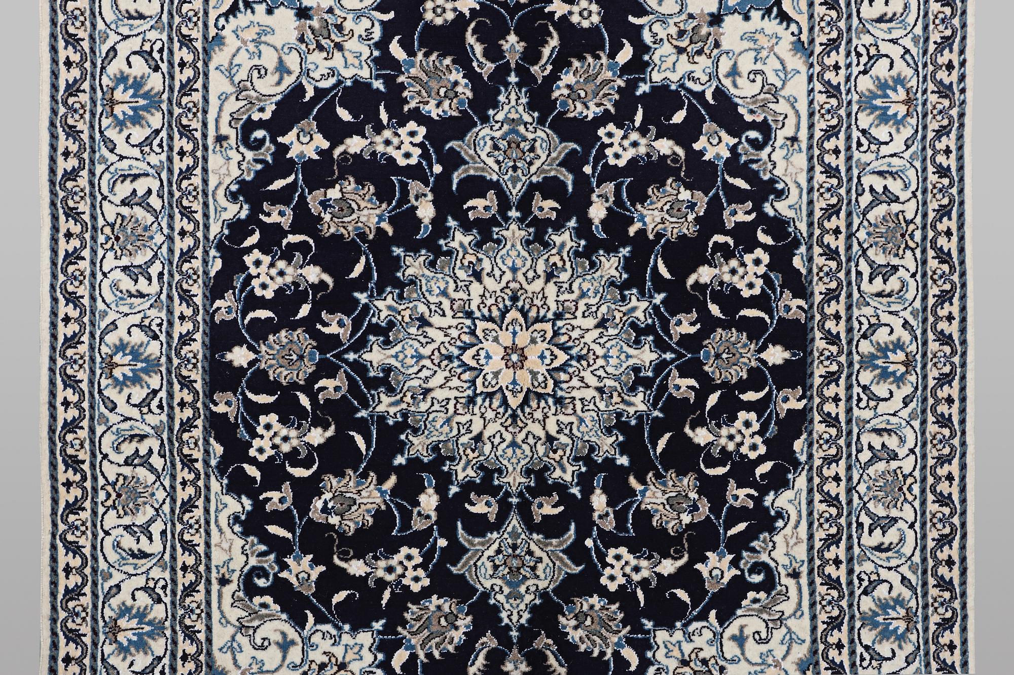 Matta, Nain, part silk, ca 195 x 150 cm.