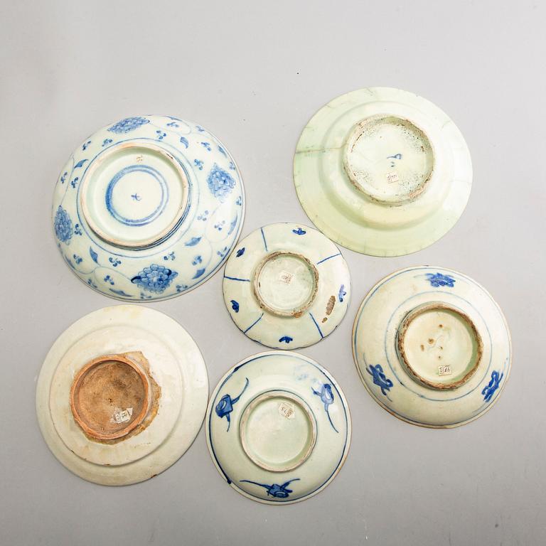 A group of persian cream ware, 18th/20th Century.  (9 pieces).