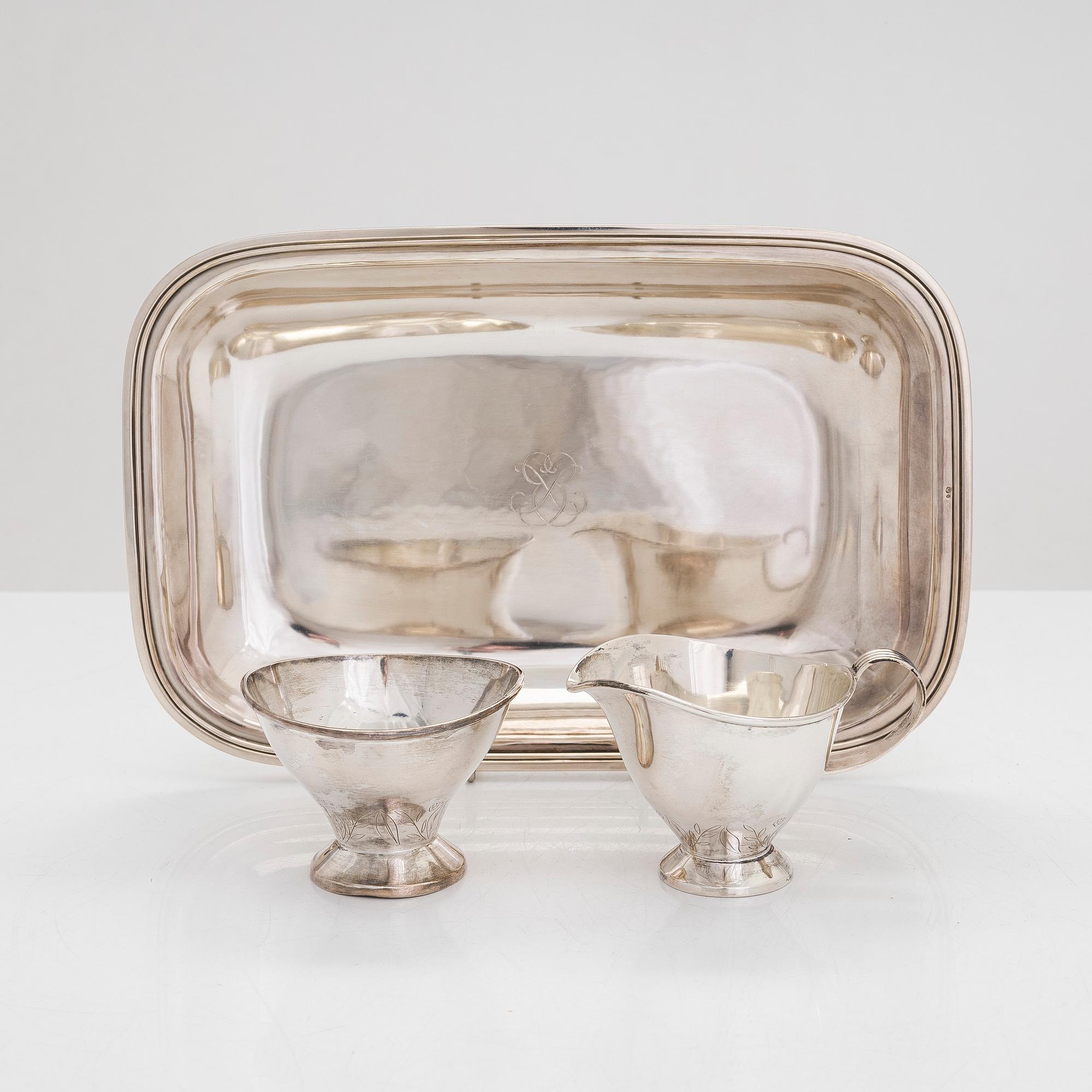 Skål, sterlingsilver  Just Andersen, Denmark 1950-tal och gräddsnäcka o sockerskål, silver, Tillander, Helsingfors 1955.