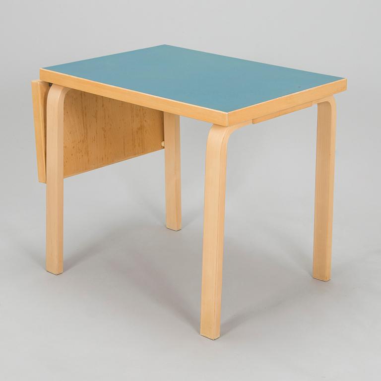Alvar Aalto, A mid-20th century drop leaf table and three chairs for O.Y. Huonekalu-ja Rakennustyötehdas A.B.