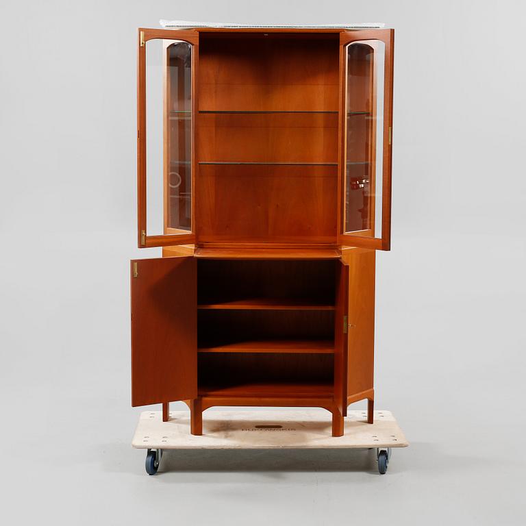 VITRINSKÅP, "Undantaget", Carl Malmsten, 1900-talets andra hälft.