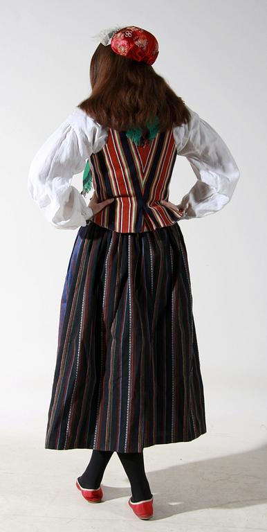 FOLKDRÄKT FÖR KVINNA,  Västerfärnebo 1960-tal. Ca storlek 44.