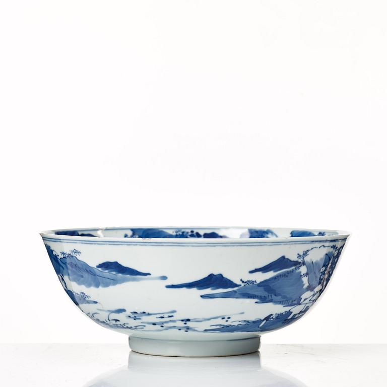 A blue and white bowl, Qing dynasty, 19th Century with Kangxi mark.