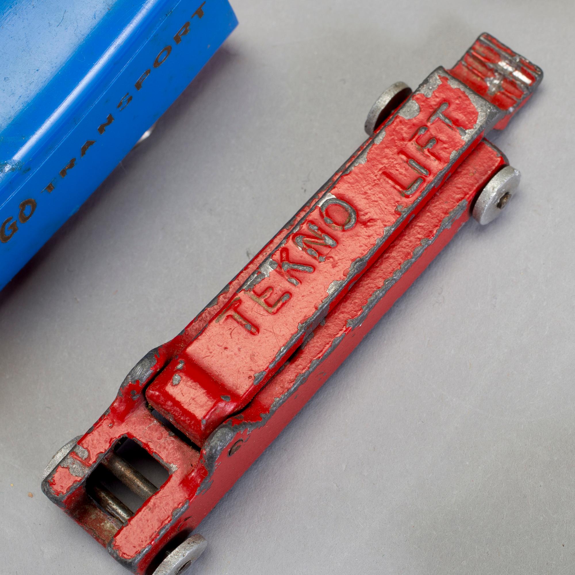 PARTI LEKSAKER, 43 delar, bland annat Tekno Denmark, Dinky Toys, 1950/60-tal.