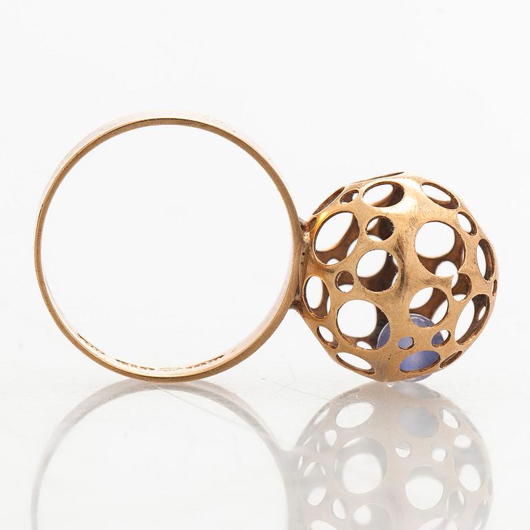 Liisa Vitali,  a 14K gold 'Leppäkerttu' (Ladybird) ring, Westerback, Helsinki 1973.