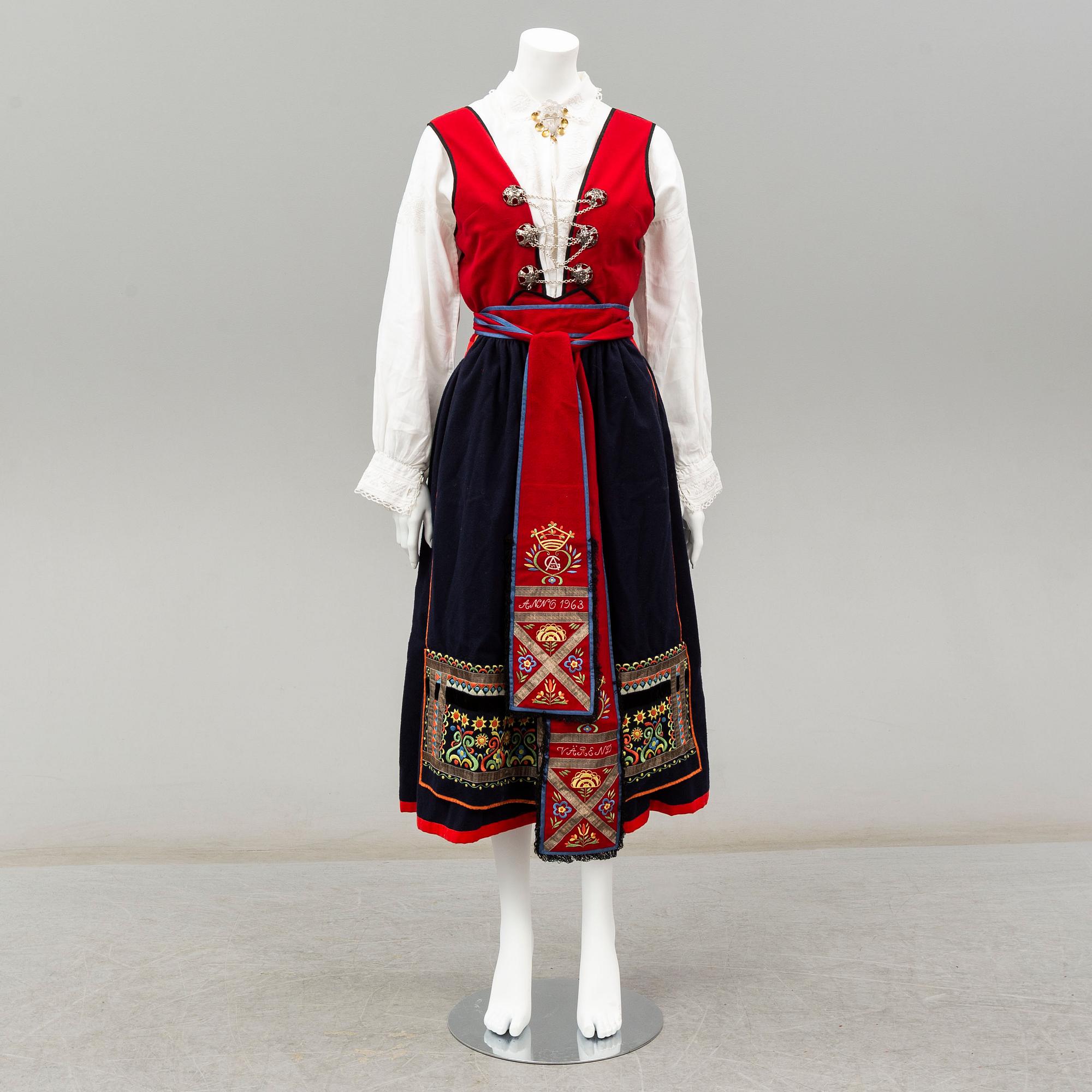 A traditional Swedish dress from Värend.