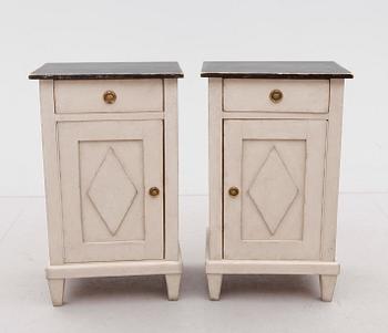 SÄNGBORD, 1 par, 1900-talets första hälft.