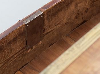 BYRÅ, régencestil, troligen 1800-tal.