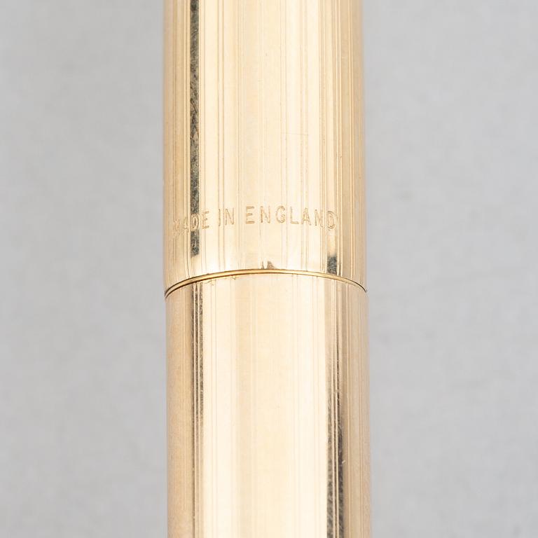 Pens 2 pcs, Montblanc and Parker.