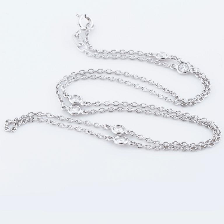 COLLIER, med briljantslipade diamanter ca 0.45 ct.