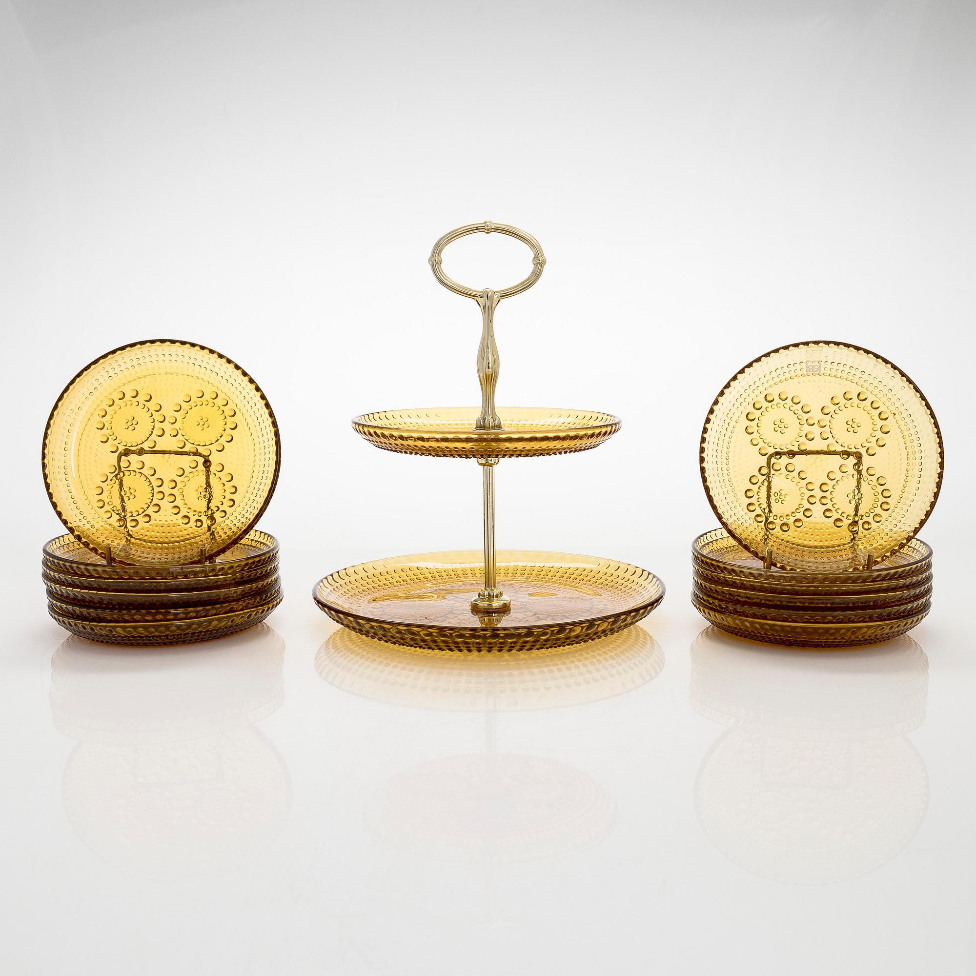 Nanny Still, A "Grapponia" cake stand and 12 side plates,  Riihimäen Lasi, Finland, 1970s.
