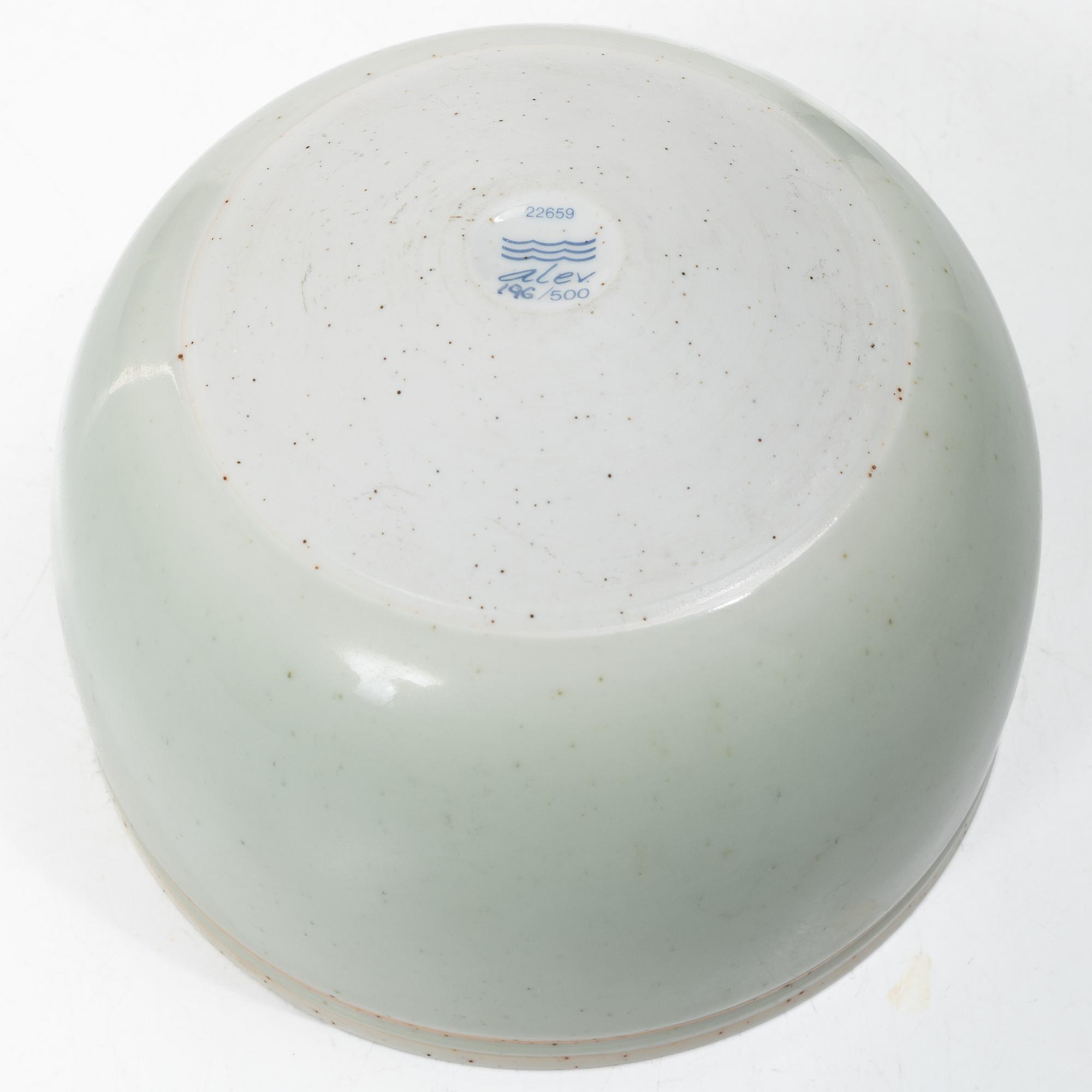 Alev Ebüzziya Siesbye, bowl, numbered 196/500, signed, Royal Copenhagen.