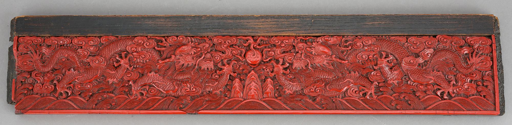 DEKORDEL, lack och trä. Qing dynastin, troligen Qianlong (1736-95).
