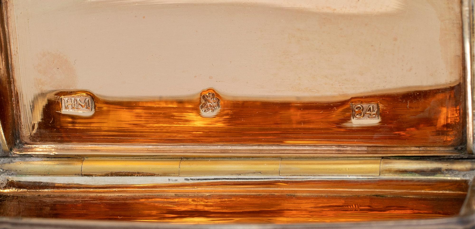 A Russian 19th century parcel-gilt silver and niello snuff box, mark of N. Michaelov, Moscow 1848.