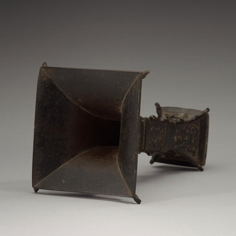 VAS, brons. Qingdynastin (1644-1912).