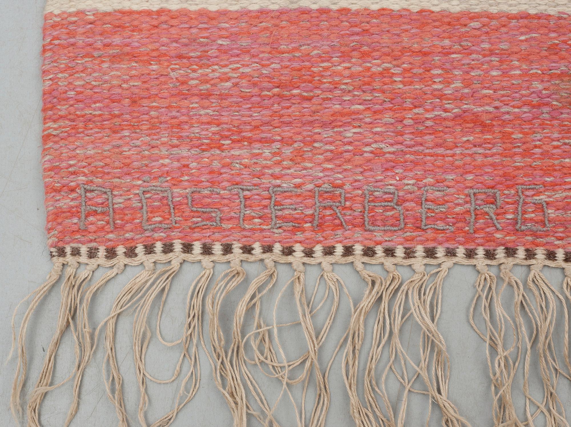 MATTA. Rölakan. 702,5 x 201 cm. Signerad AÖ och broderat A ÖSTERBERG (Agda Ö.). Sverige 1956.
