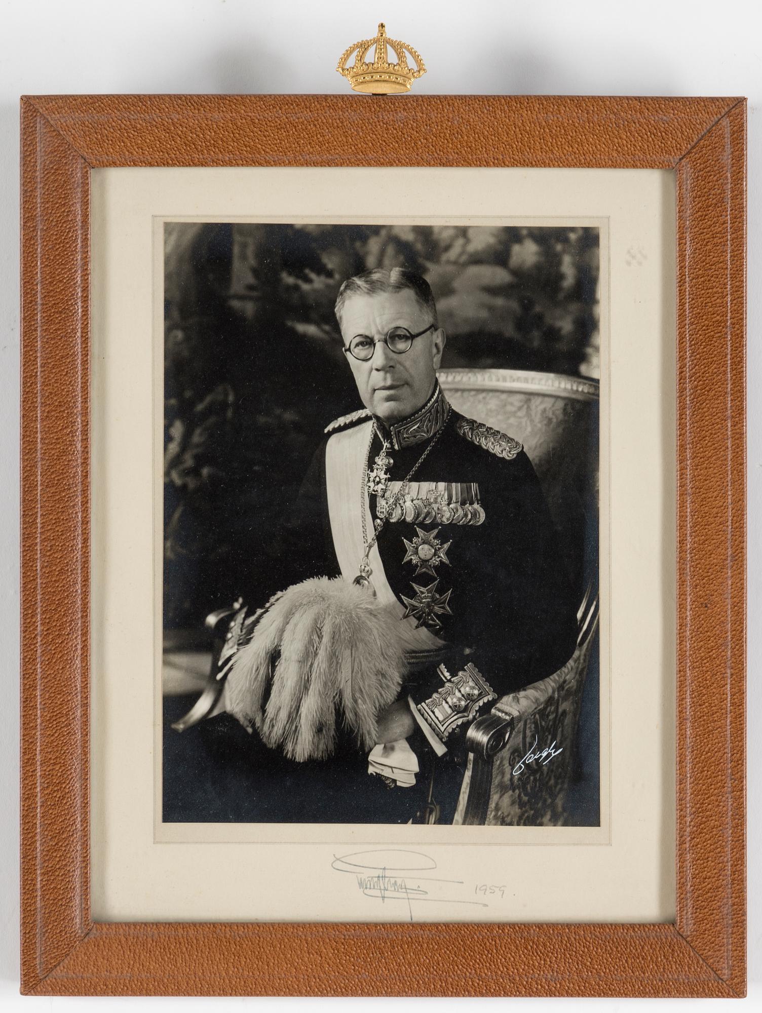 A PAIR OF ROYAL PHOTOGRAPHS WITH AUTOGRAPHS, Signed and dated, 1959.