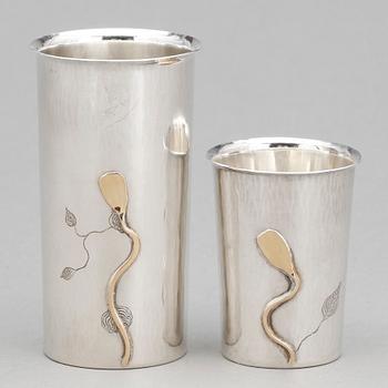 A Swedish 20th century set of two sterling silver vases mark of Olle Ohlsson, Stockholm, 1987. Weight 192 grams.