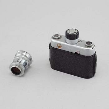 A camera, ROBOT Star II Vollautomat and lens, Tele Xenar 1:3,8/75, second half of the 20th century.