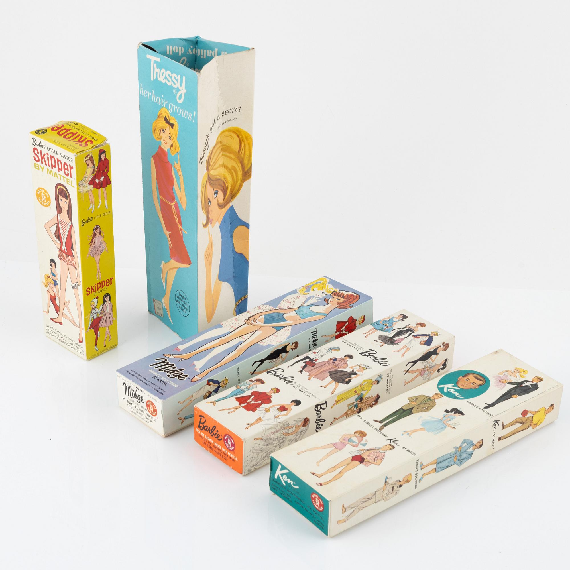 Barbie and Tressy, 5 dolls in box, along with clothes and accessories, Mattel, 1960s.
