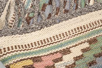 Märta Måås-Fjetterström, matta, "Vit botten", rölakan, ca 296,5 x 220,5-222,5 cm, signerad AB MMF.