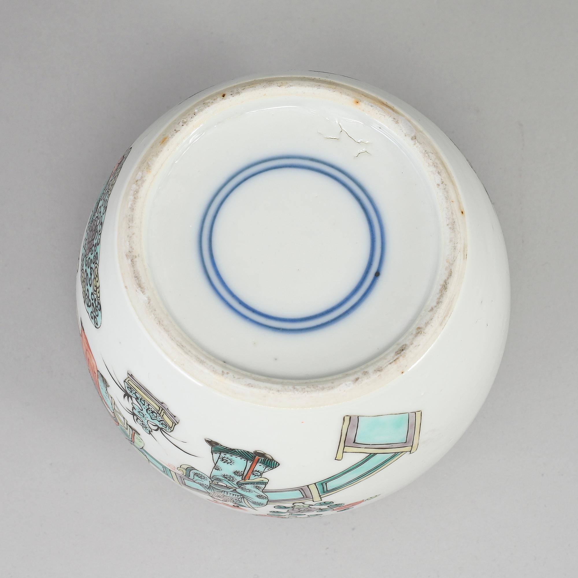 A famille verte jar, Qing dynasty, circa 1900.