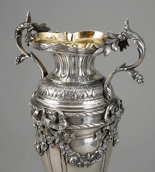 URNA, silver, icke identifierad mästarstämpel, Moskva 1908-1917. Louis XVI-stil.