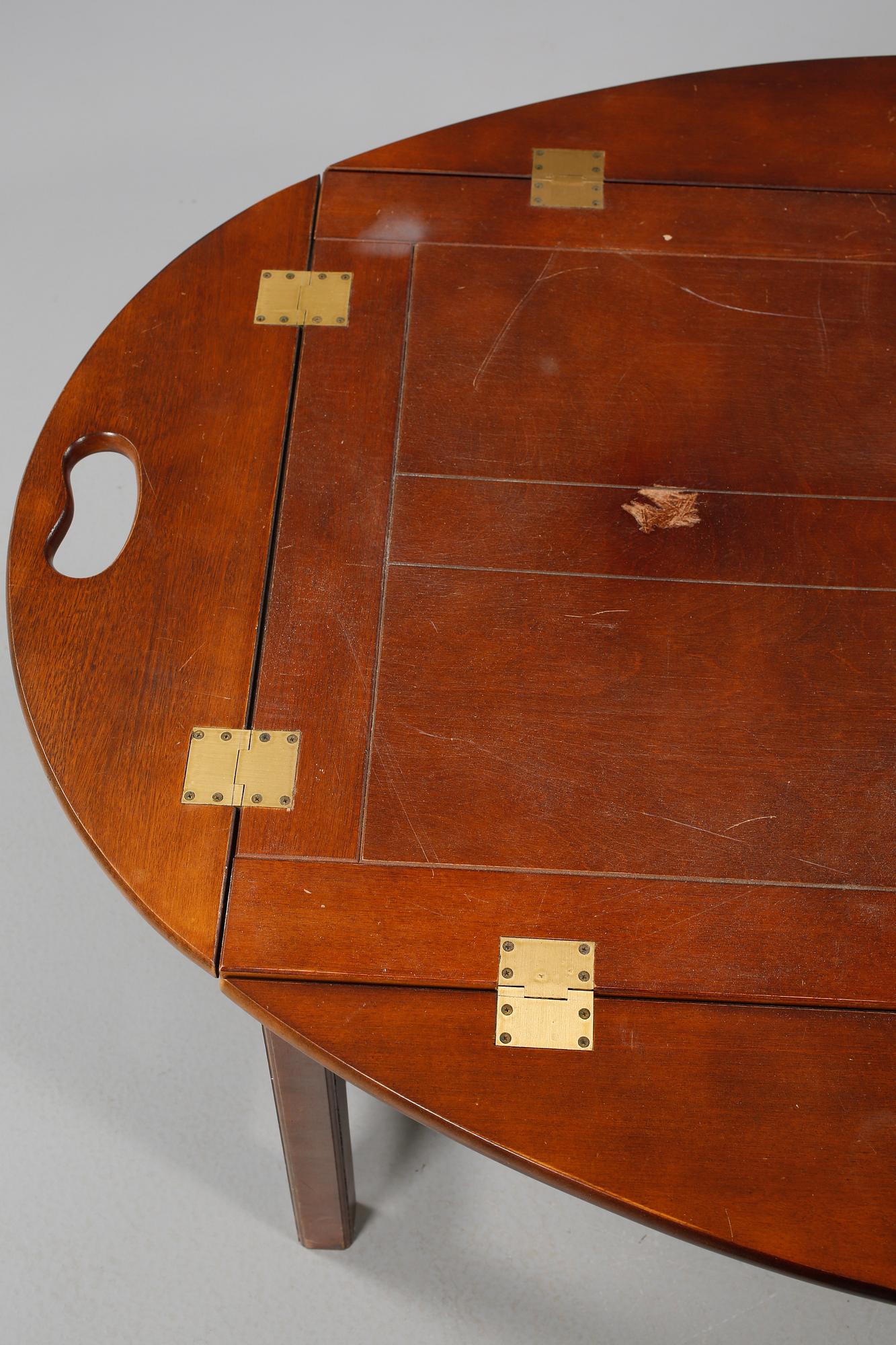 SOFFBORD, s k buttlers tray, 1900-talets andra hälft.