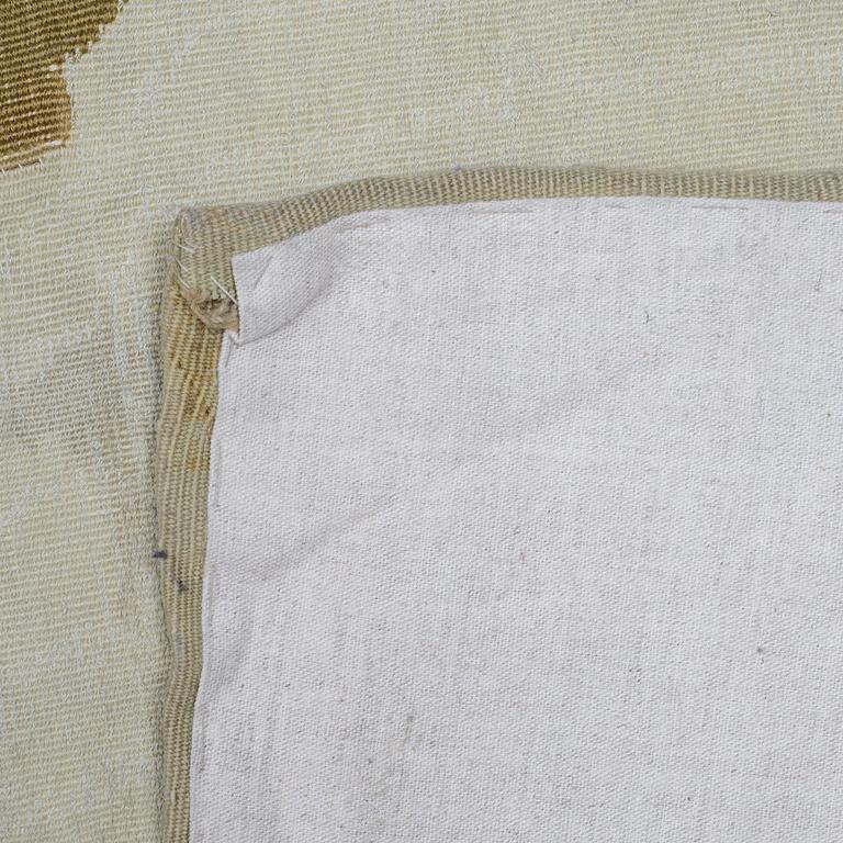 Matta, gobelängteknik, ca 385-387,5 x 391,5-404,5 cm, Aubusson, Frankrike 1800-tal.