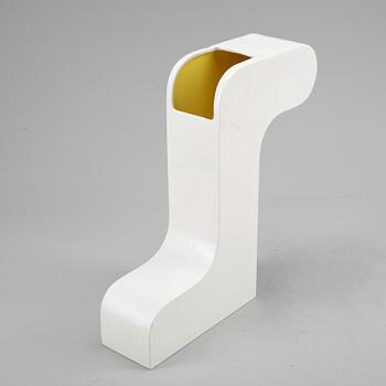VAS, stengods, Karim Rashid. Signerad samt stämpelsignerad och daterad 1998. Undertill signerad och numrerad 16/25.