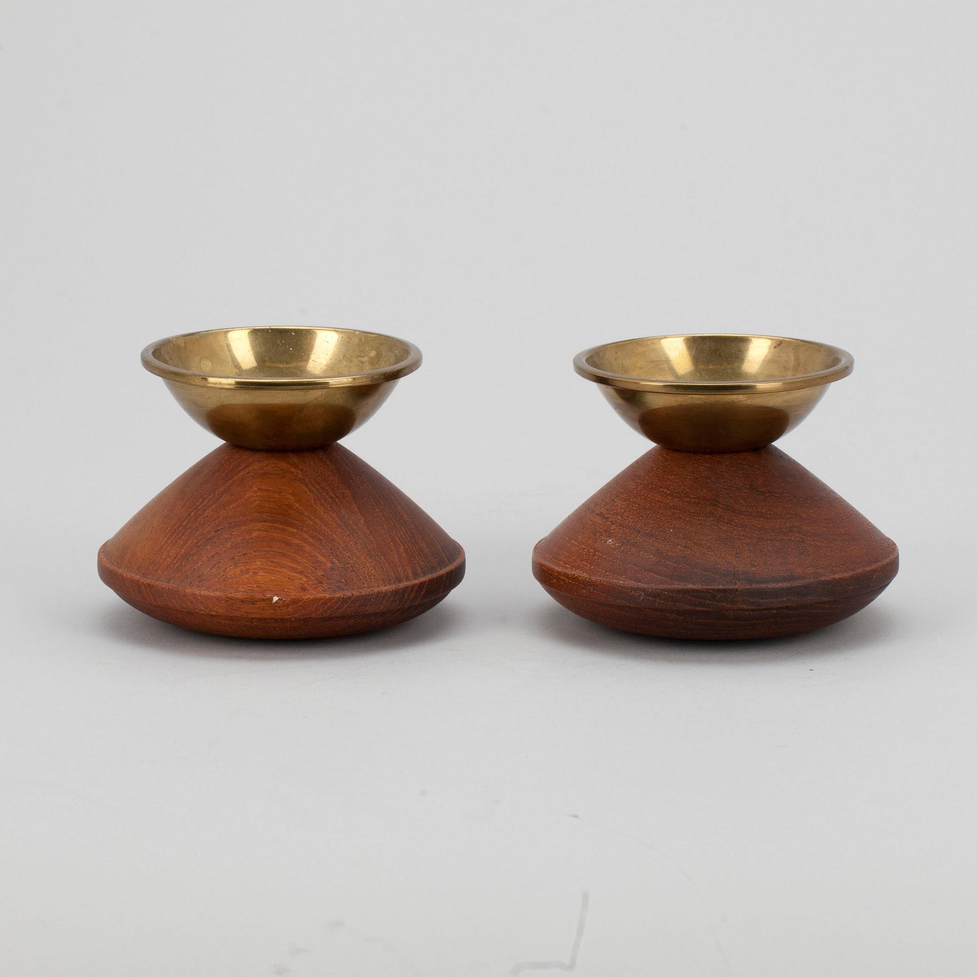 LJUSSTAKAR, design Bertel Gardberg, mässing och teak, stämplade BG Billnäs.