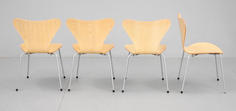 STOLAR, 4 st, "Sjuan", Arne Jacobsen, Fritz Hansen. 1999.