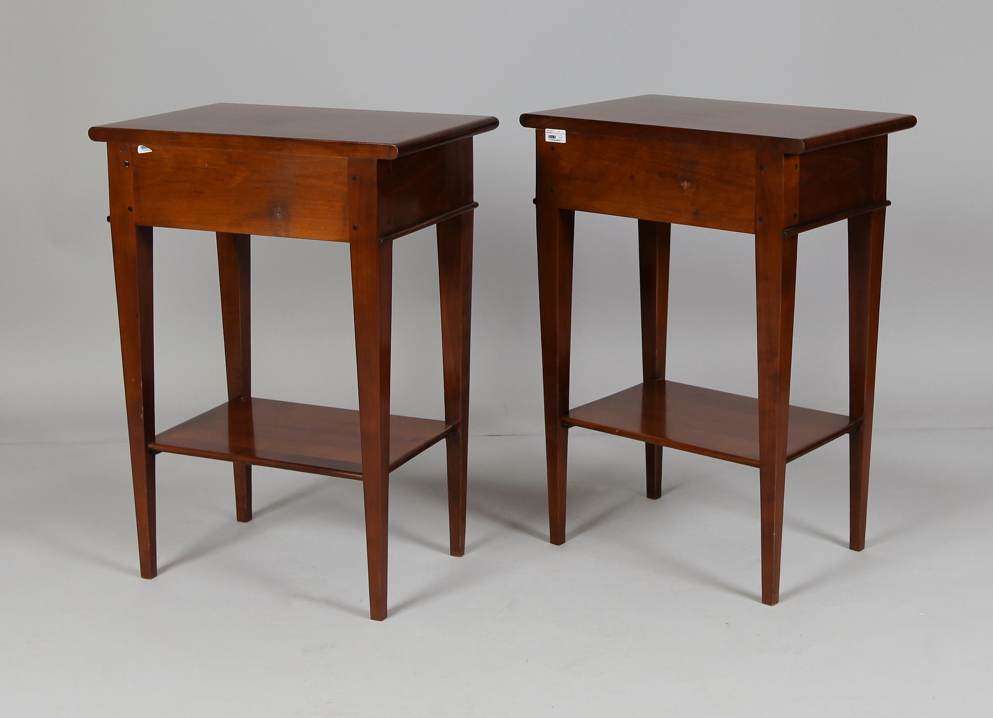 SÄNGBORD, 1 par, Richelieu, Frankrike, 1900-talets andra hälft.
